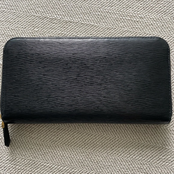 Prada Large Vitello Move Wallet - Picture 2 of 8